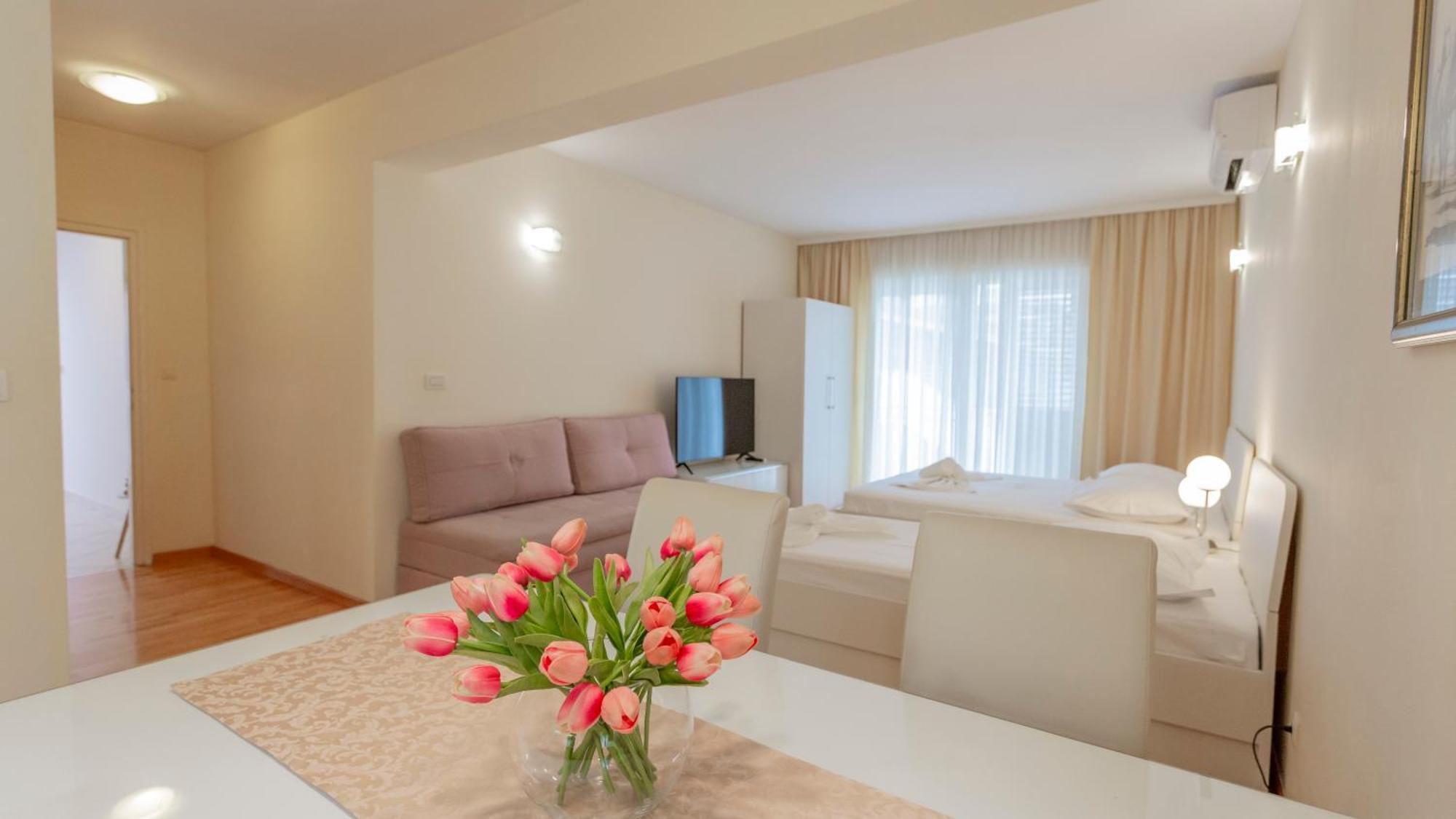 Baska Voda Apartments - Steps From The Beach, Free Parking, Central Location Buitenkant foto