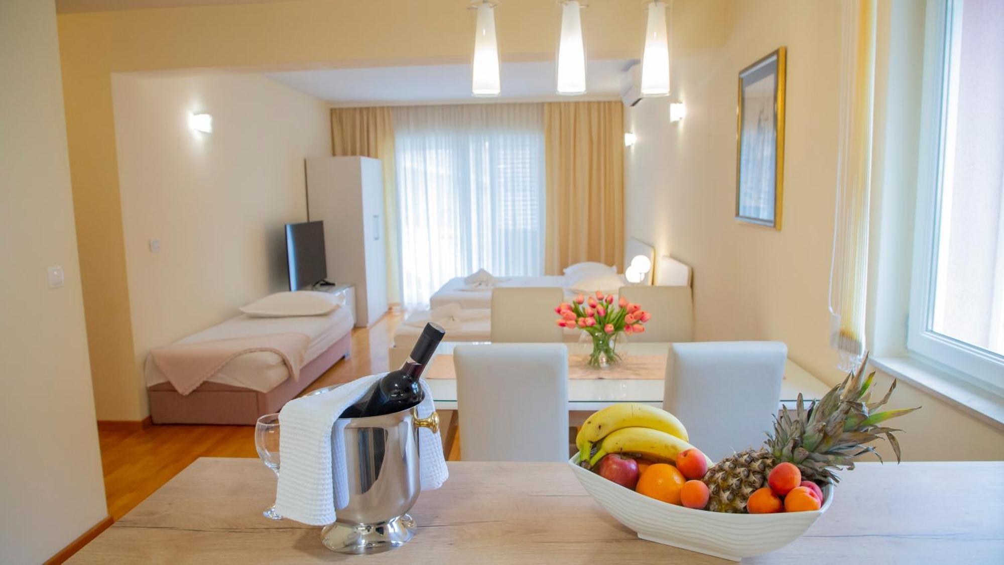Baska Voda Apartments - Steps From The Beach, Free Parking, Central Location Buitenkant foto