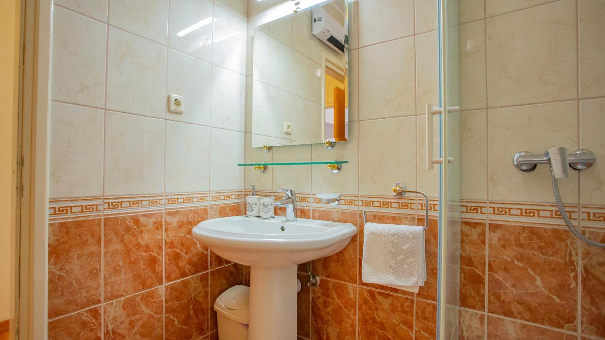 Baska Voda Apartments - Steps From The Beach, Free Parking, Central Location Buitenkant foto