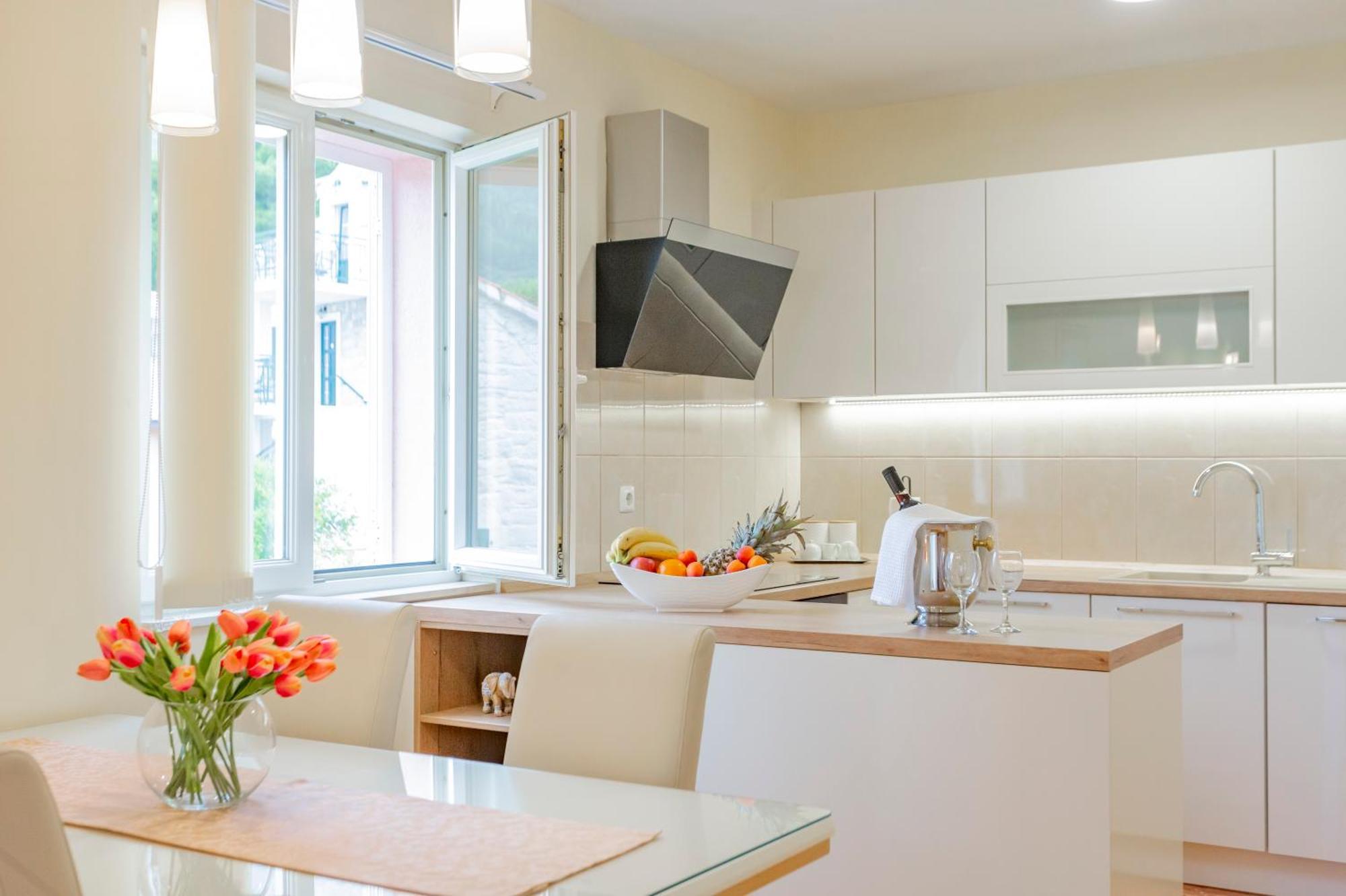 Baska Voda Apartments - Steps From The Beach, Free Parking, Central Location Buitenkant foto