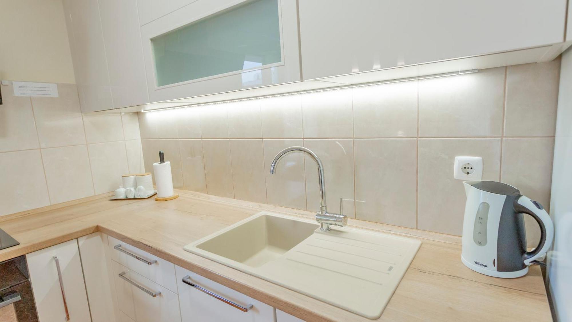 Baska Voda Apartments - Steps From The Beach, Free Parking, Central Location Buitenkant foto