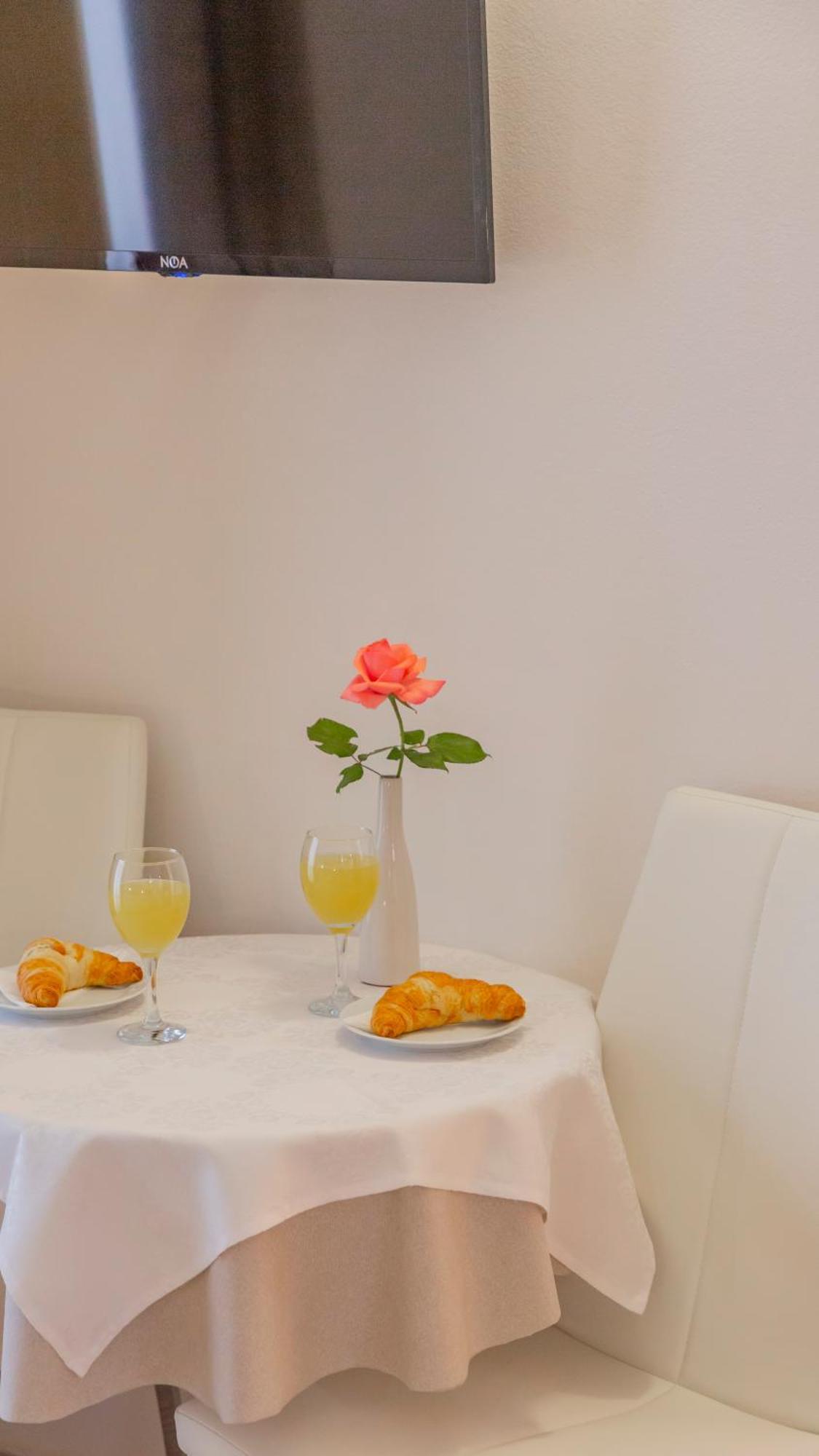 Baska Voda Apartments - Steps From The Beach, Free Parking, Central Location Buitenkant foto