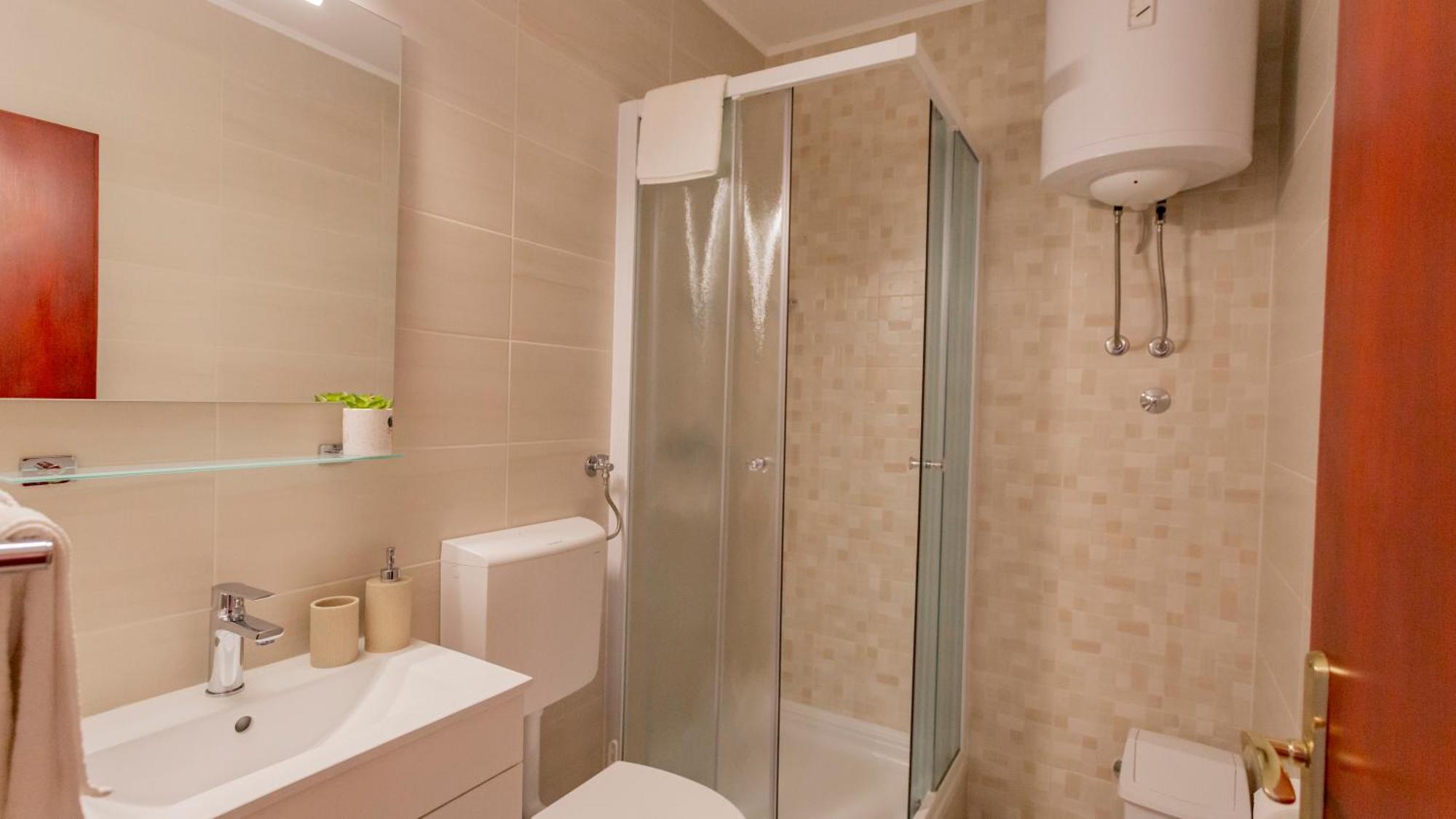 Baska Voda Apartments - Steps From The Beach, Free Parking, Central Location Buitenkant foto