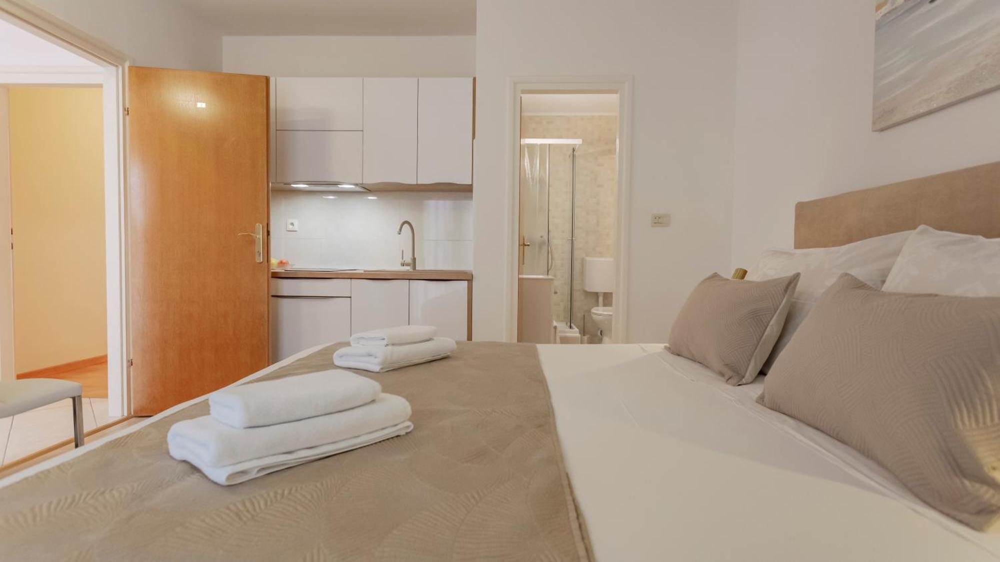 Baska Voda Apartments - Steps From The Beach, Free Parking, Central Location Buitenkant foto