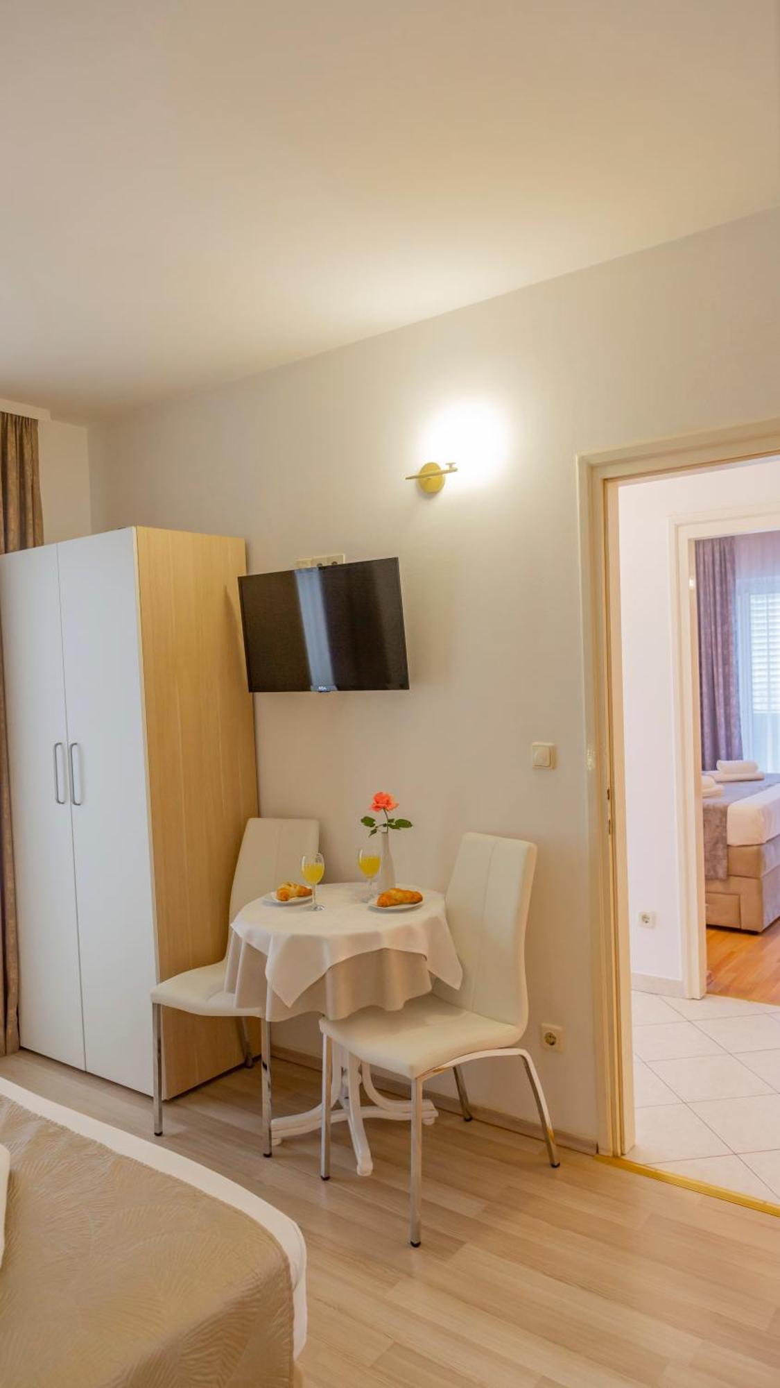Baska Voda Apartments - Steps From The Beach, Free Parking, Central Location Buitenkant foto