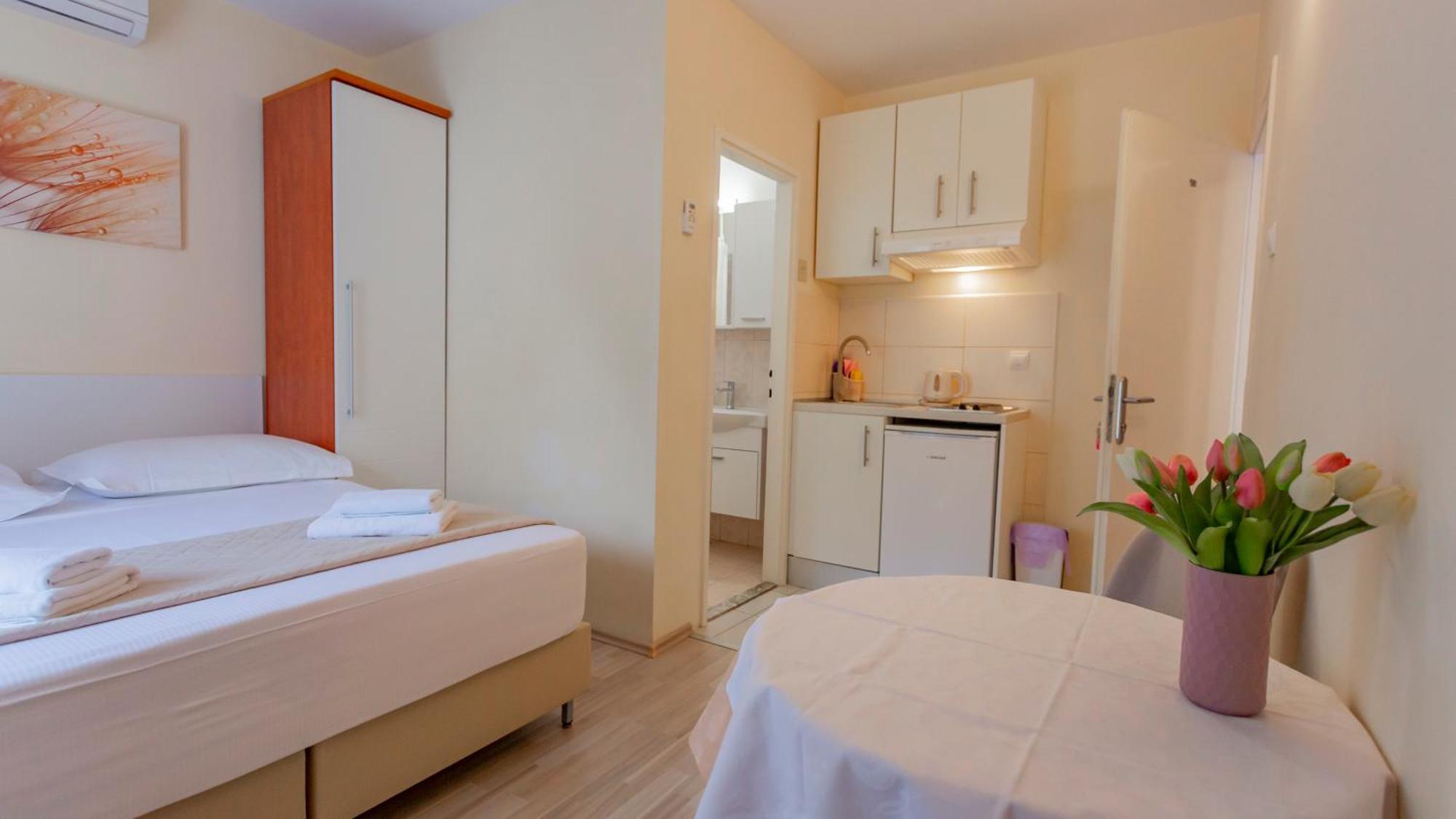 Baska Voda Apartments - Steps From The Beach, Free Parking, Central Location Buitenkant foto