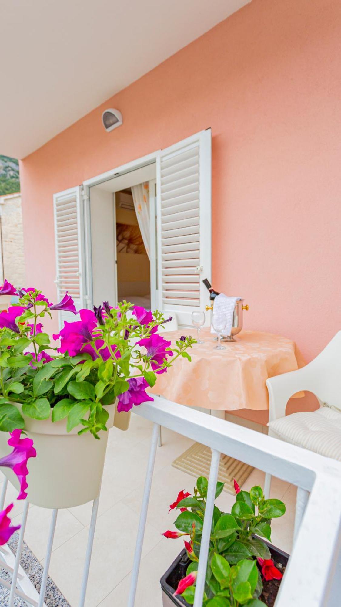 Baska Voda Apartments - Steps From The Beach, Free Parking, Central Location Buitenkant foto